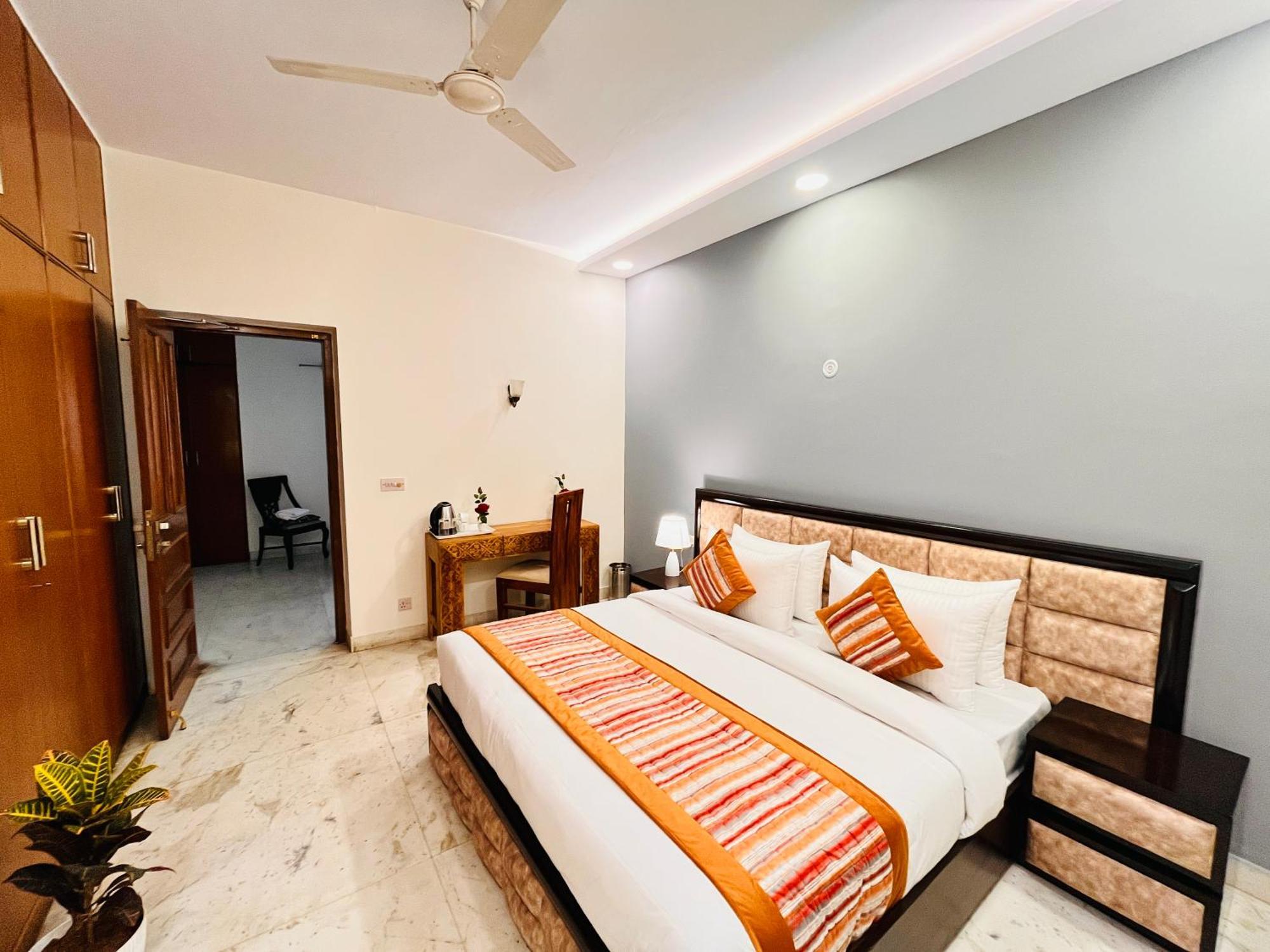 Grove Residency Hauz Khas New Delhi Couple Friendly Hotel Екстериор снимка